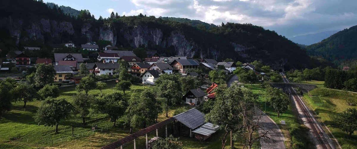naslovnica_ZGORNJA VAS.jpg